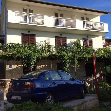 Appartement Jelsa 196b *