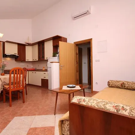 Appartement Jelsa 196b *